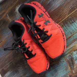 Excellent condition under armour shoes